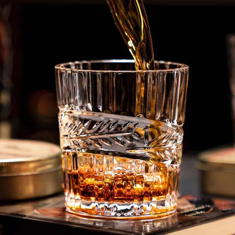 Verre à whisky en relief, haut - Wine Beer Spirits avis et prix